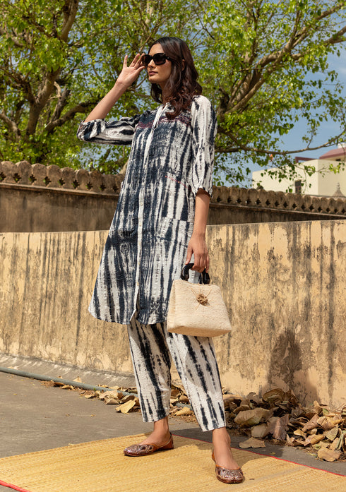 Black Abar Tie & Dye Handcrafted shirt Kurta with pant salwar (set of 2)