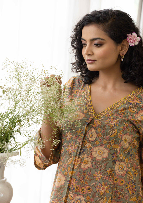 Dusty green Sanganeri print flared Kurta with pant (set of 2)