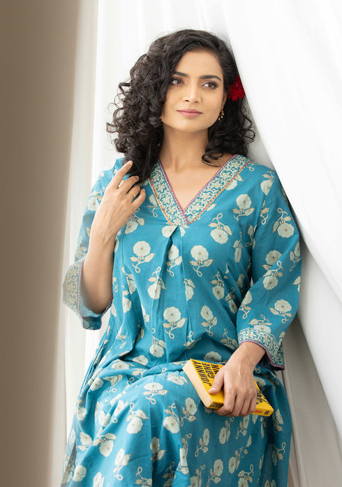 Blue floral discharge print flared Kurta with pant (set of 2)