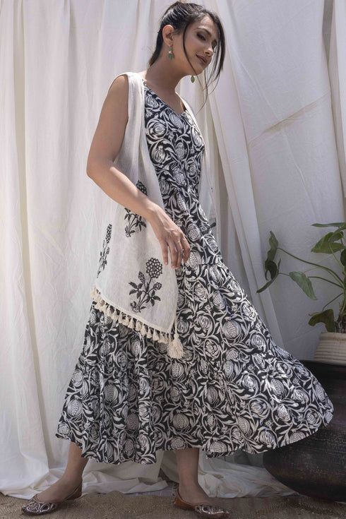 Black Pomegranate Print Flared Dress with Cape (set of 2)