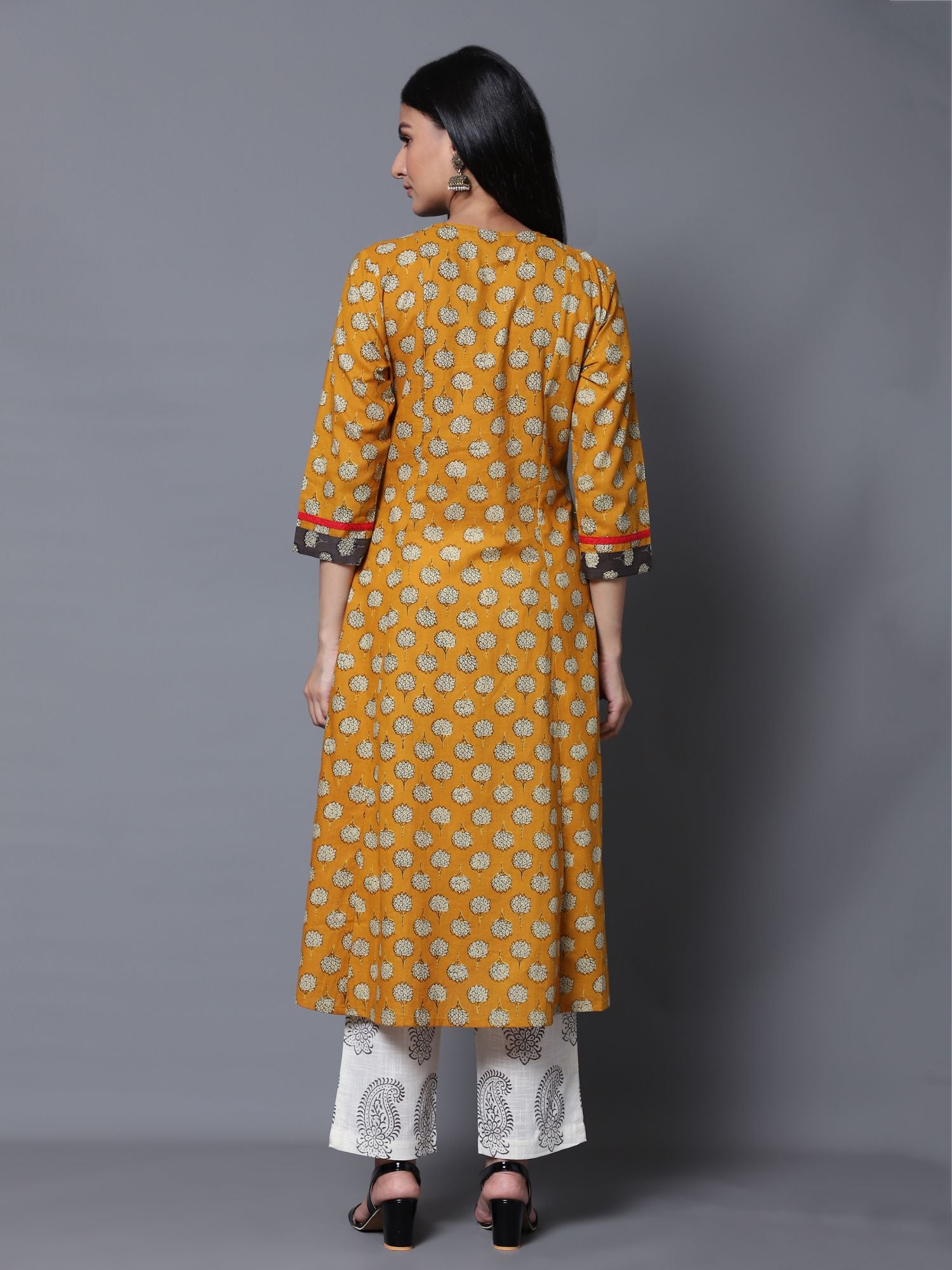 Yellow Booti Print Kurta with Pant (Set of 2)